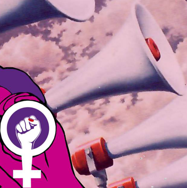 Ausschnitt aus dem Flyer des Frauen*streikkollektiv Zürichs. Auschnitt zeigt die linke gesichtshälfte einer pinken Fraue mit violetten Haaren, die durch einen feministischen Feldstecher nach forne schaut. Es ist nur der rechte Teil des Feldstechers sichtbar. Im Hintergrund hat es rosane Wolken und Lautsprecher