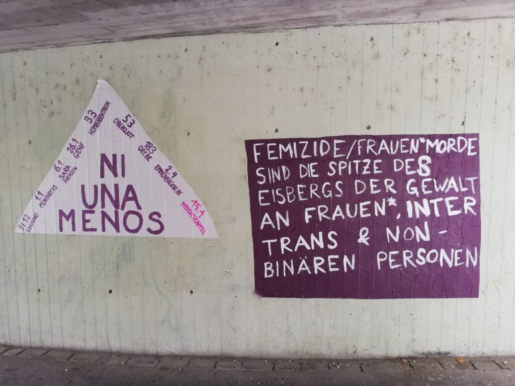 Foto plakatierter Plakate von Ni Una Menos gegen Femizide an FLINT